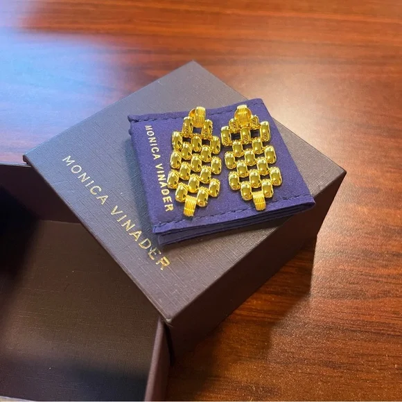 NIB Monica Vinader Heirloom Chain Earrings 18K Gold Vermeil Statement Classic - Picture 8 of 8